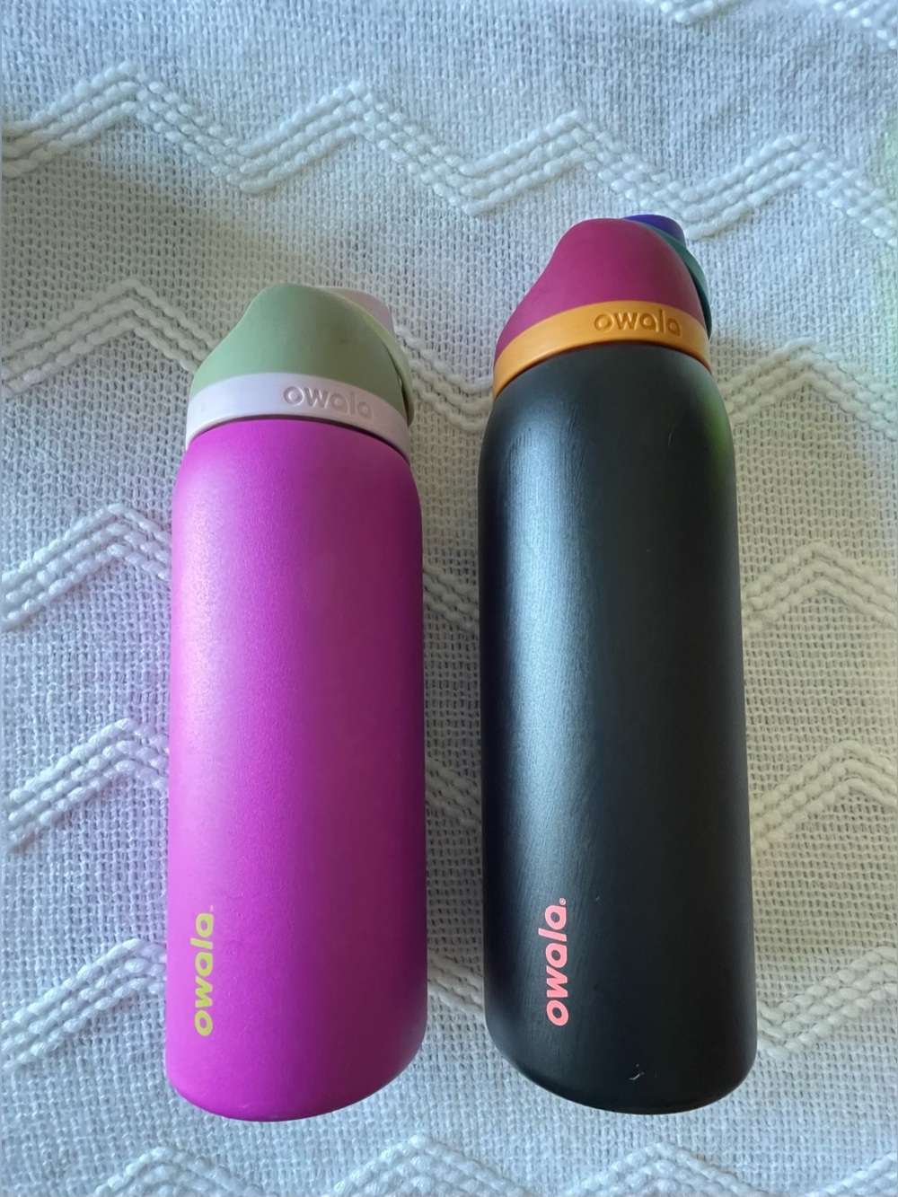 Owalo Insulated Water Bottle Pair - (Pink 32oz & Black 40oz) (2 together $32)